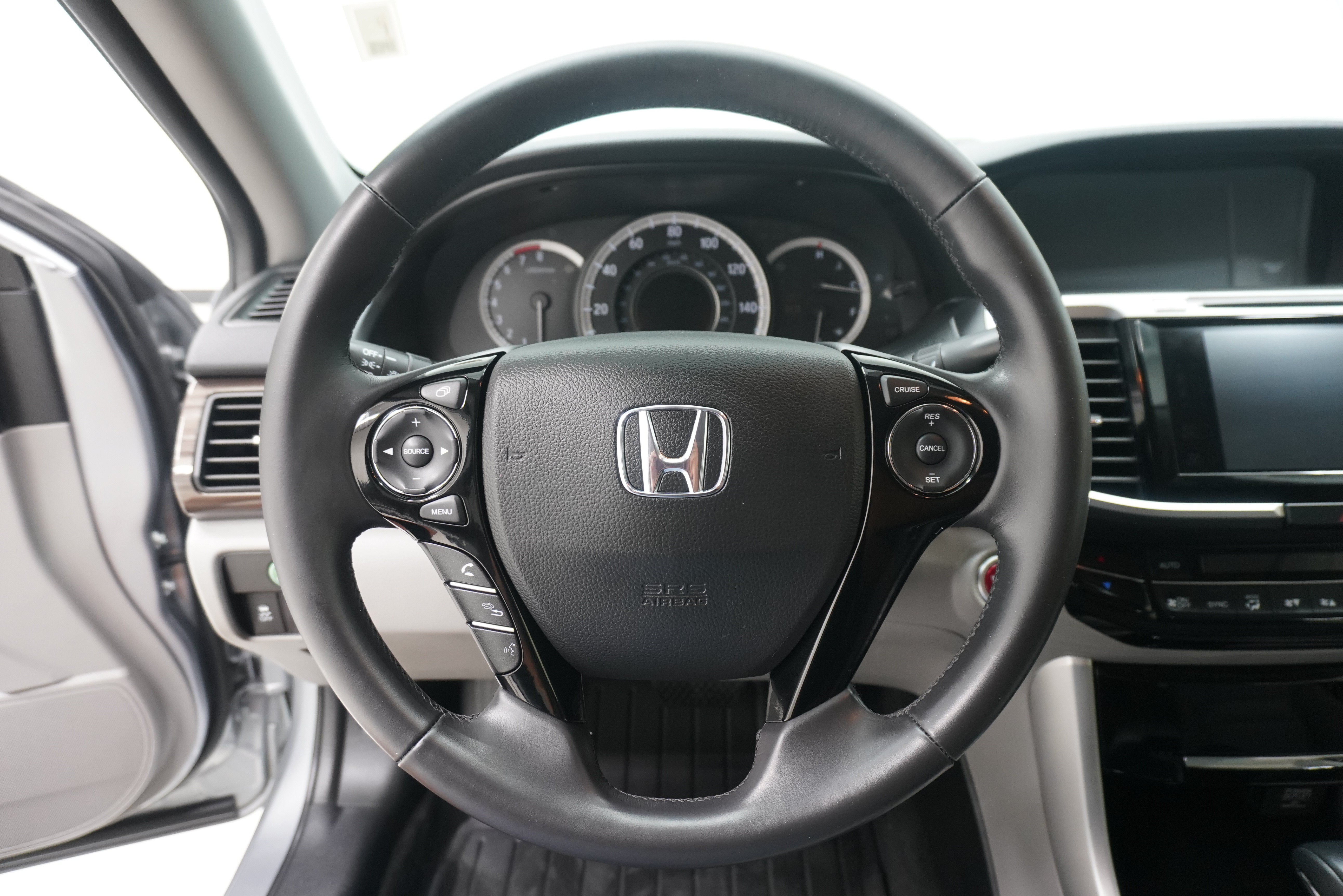 Used 2017 Honda Accord EX-L image 17
