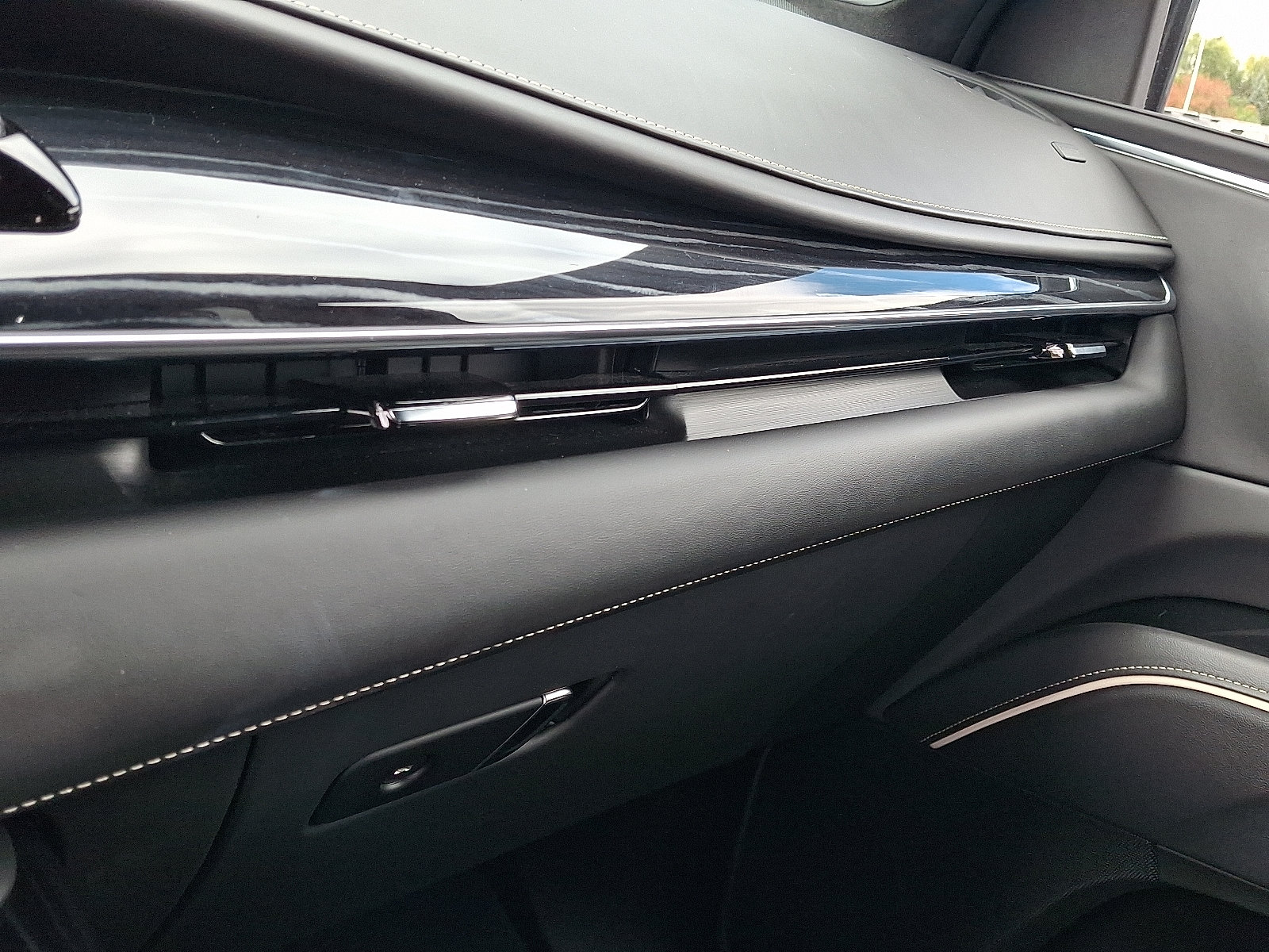 Certified 2024 Cadillac Escalade V AWD/4WD image 21