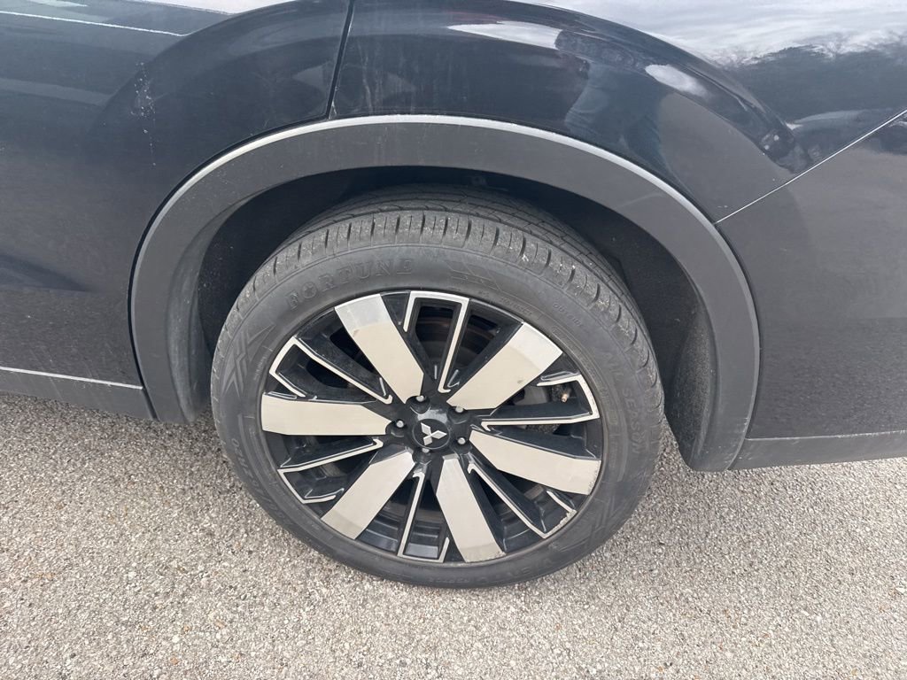 Used 2025 Mitsubishi Outlander SE image 5