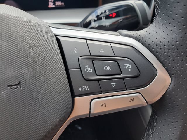 New 2026 Volkswagen Tiguan SE R-Line FWD image 22