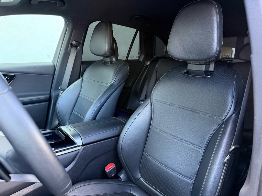 Certified 2025 Mercedes-Benz GLC 300 image 12