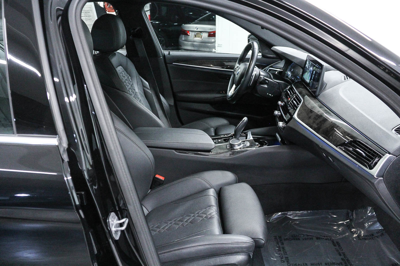Certified 2023 BMW 530e w/ Premium Package RWD image 18