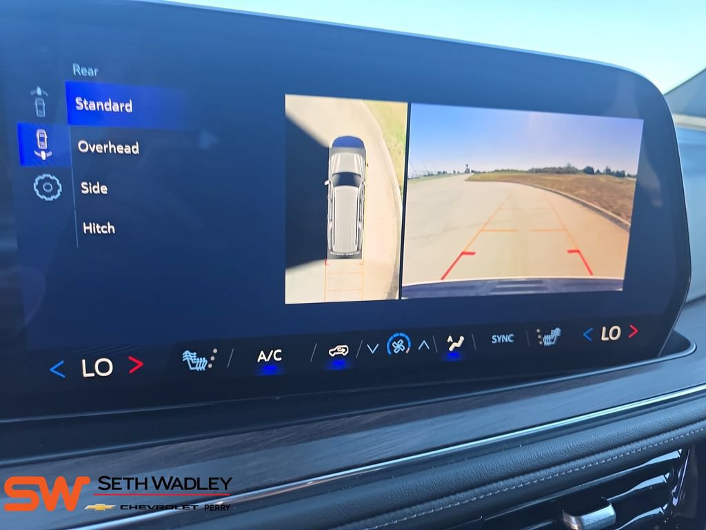 Used 2025 Chevrolet Suburban LT AWD/4WD image 24