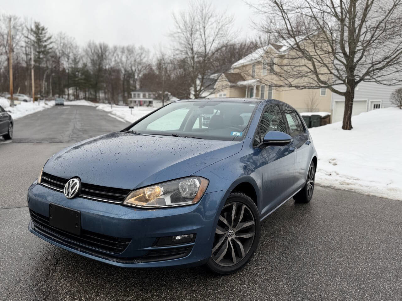 Used 2016 Volkswagen Golf SE image 1