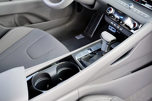 New 2026 Hyundai Elantra Sport FWD image 14