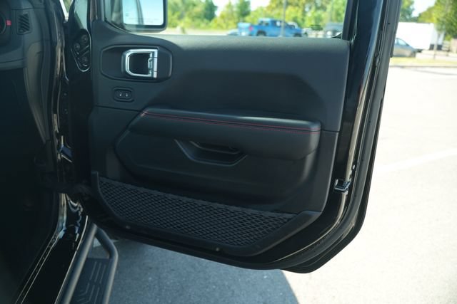 Used 2025 Jeep Gladiator Rubicon AWD/4WD image 20