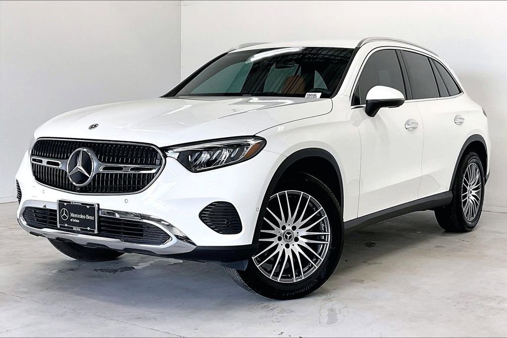 Used 2026 Mercedes-Benz GLC 300 image 2