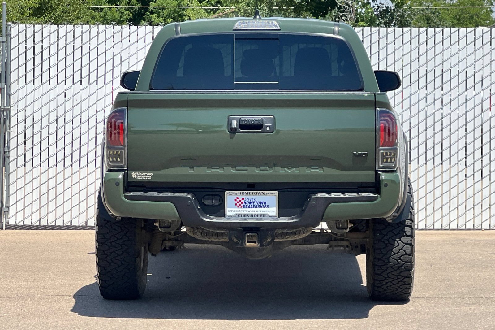 Used 2022 Toyota Tacoma TRD Off-Road w/ Technology Package AWD/4WD image 5