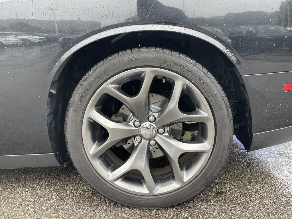 Used 2015 Dodge Challenger R/T Plus RWD image 10