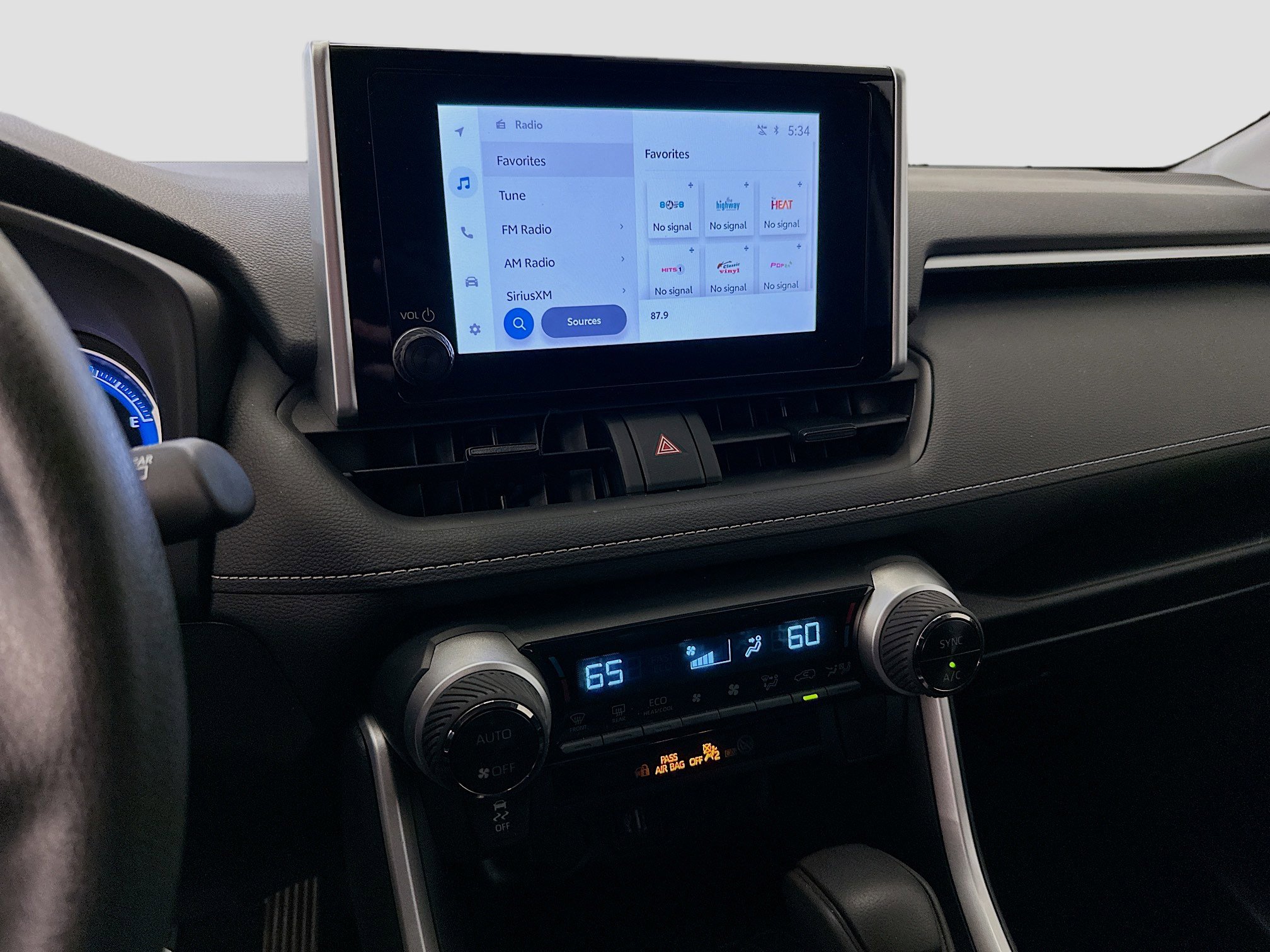 Used 2025 Toyota RAV4 LE image 26