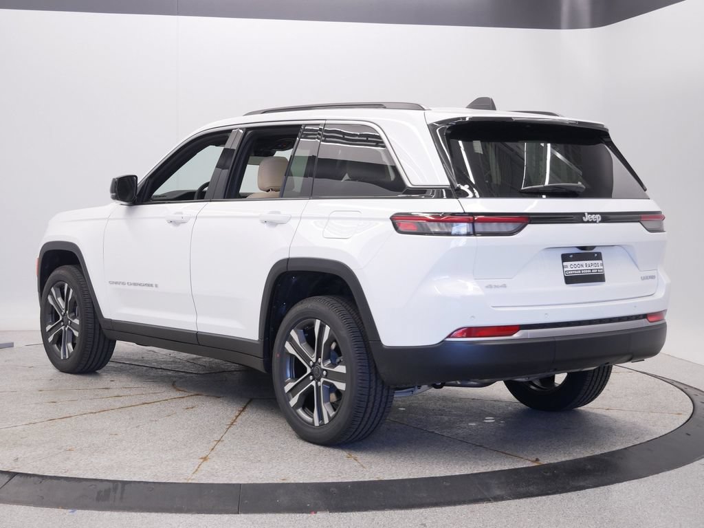 New 2027 Jeep Grand Cherokee Limited w/ Trailer Tow Package AWD/4WD image 3