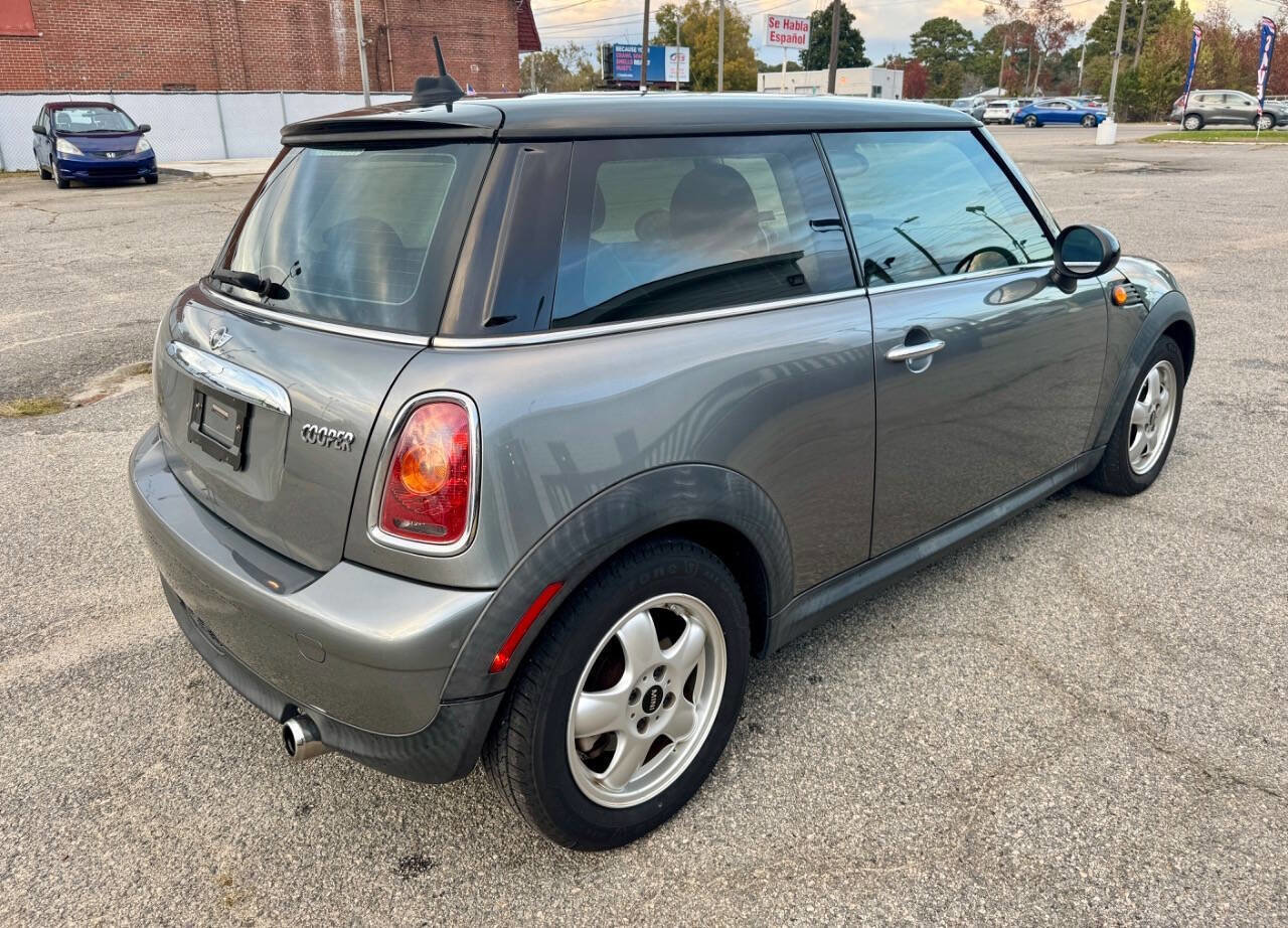 Used 2010 MINI Cooper Hardtop image 6
