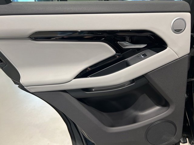 Used 2025 Land Rover Range Rover Evoque S image 39