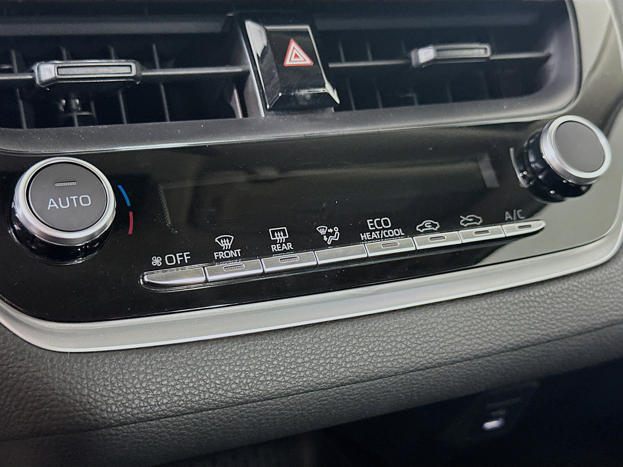 Used 2024 Toyota Corolla LE FWD image 23