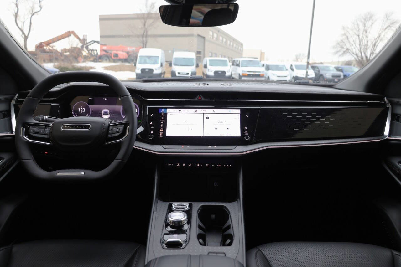 Used 2025 Jeep Wagoneer S Limited image 14