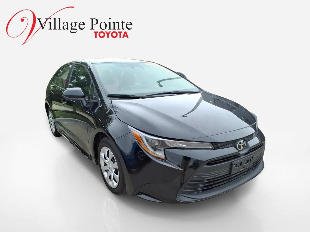 Used 2024 Toyota Corolla LE FWD image 4