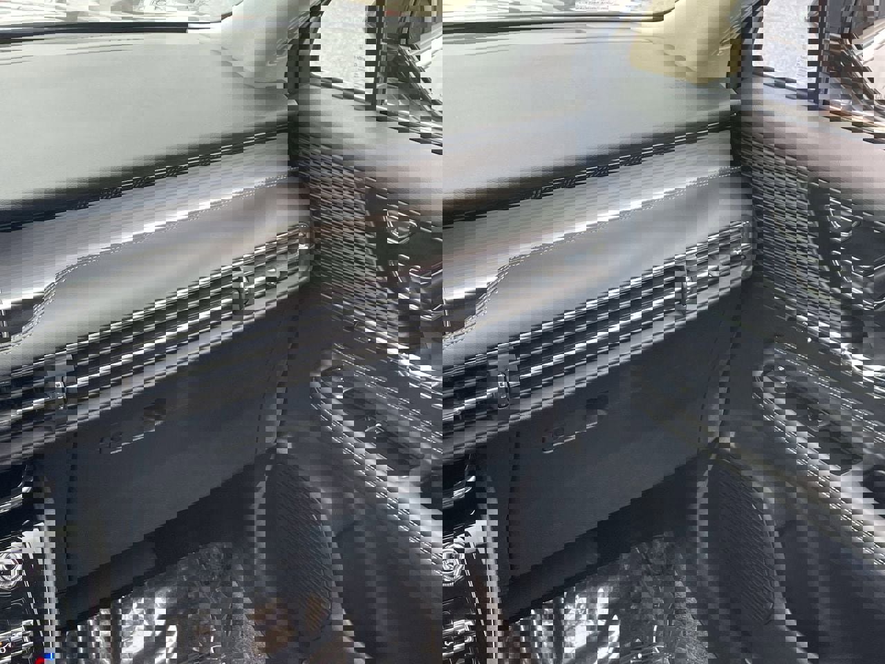 Used 2022 Lincoln Corsair AWD w/ Premium Package image 18