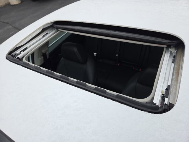 Used 2023 Honda Accord Touring image 3