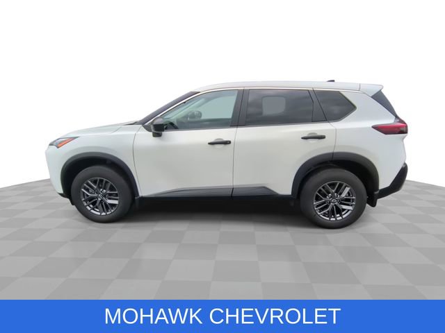 Used 2023 Nissan Rogue S AWD/4WD image 6