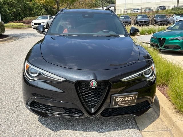 Used 2023 Alfa Romeo Stelvio Veloce AWD/4WD image 3