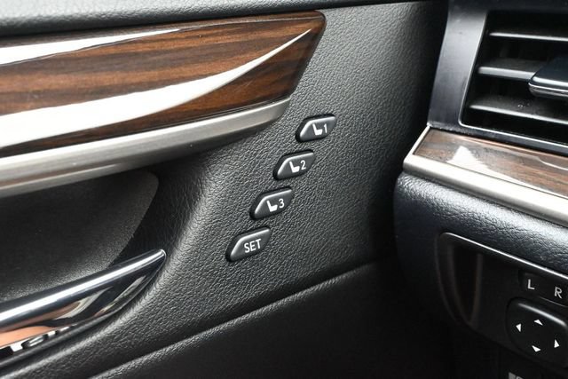 Used 2016 Lexus ES 350 w/ Luxury Package w/Wood Trim FWD image 28