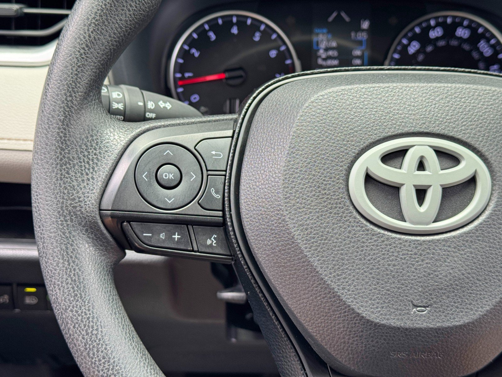 Used 2021 Toyota RAV4 XLE AWD/4WD image 19
