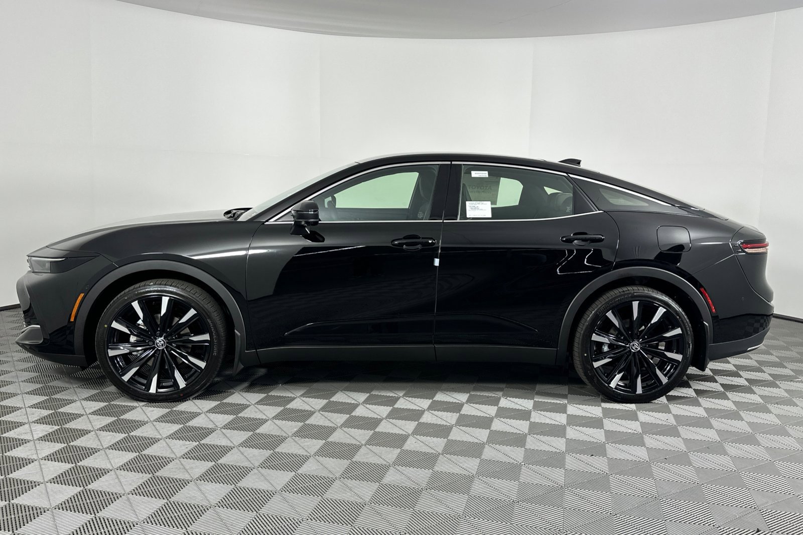 New 2026 Toyota Crown Platinum image 7