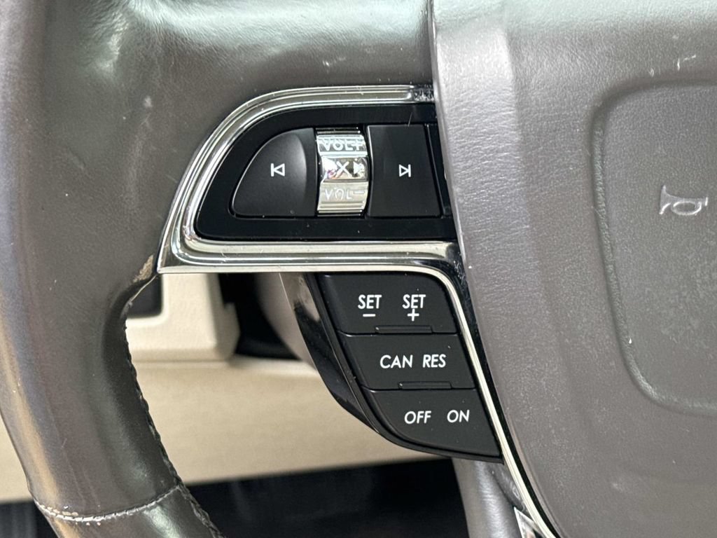 Used 2019 Lincoln Navigator Select RWD image 23