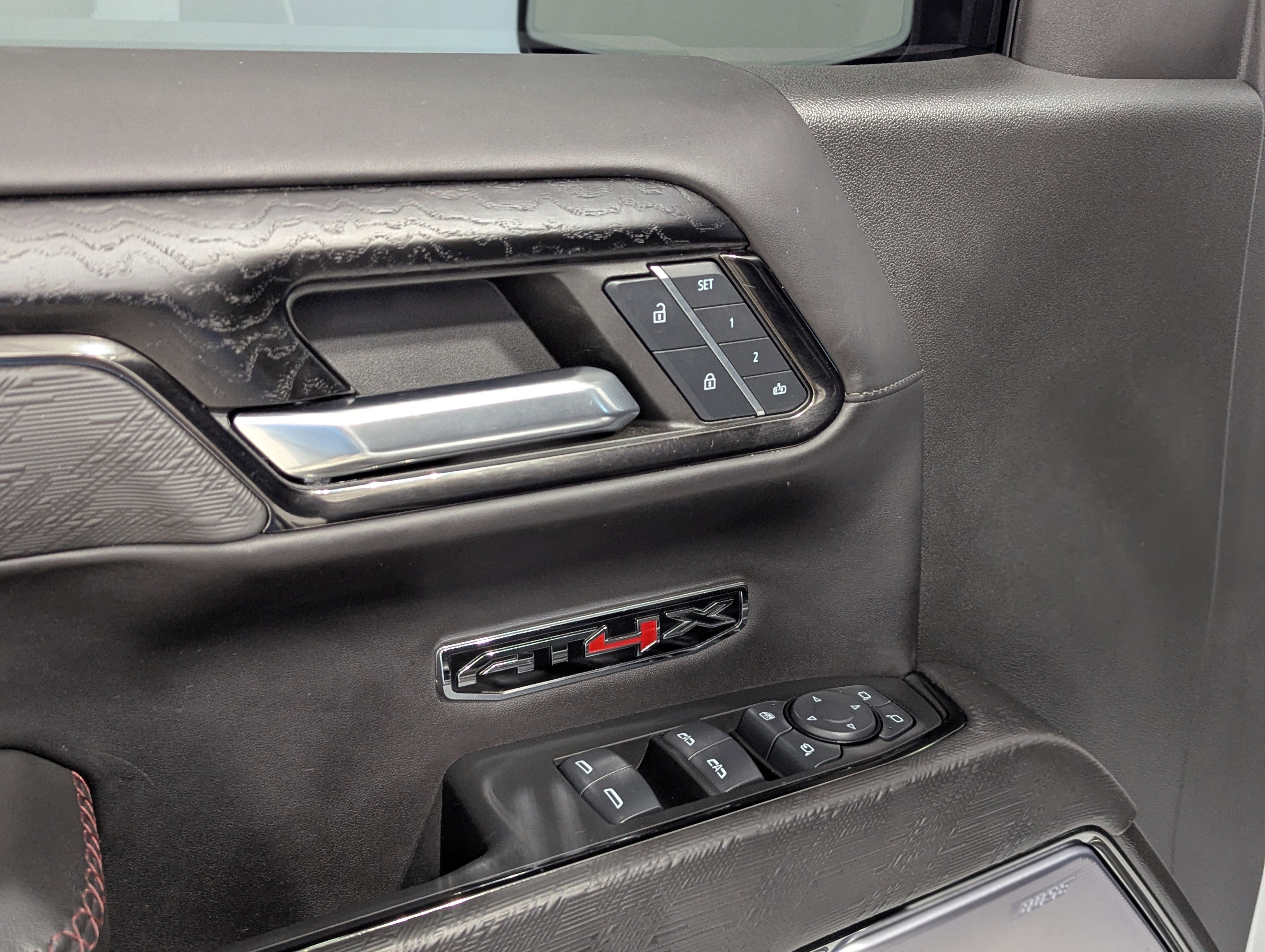 Used 2024 GMC Sierra 1500 AT4X image 11