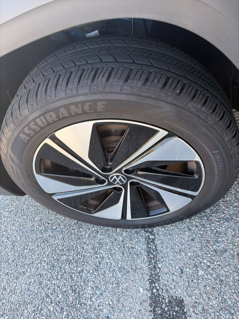Certified 2023 Volkswagen Taos SE AWD/4WD image 14