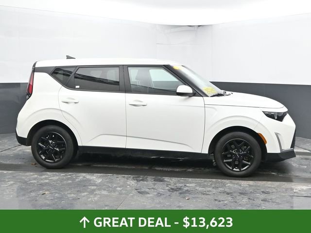 Used 2023 Kia Soul LX w/ Option Group 015 image 13