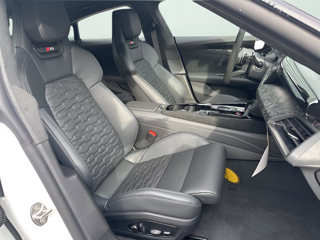 New 2026 Audi RS e-tron GT performance image 35
