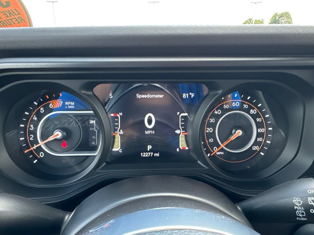 Used 2026 Jeep Wrangler Unlimited Sahara AWD/4WD image 25
