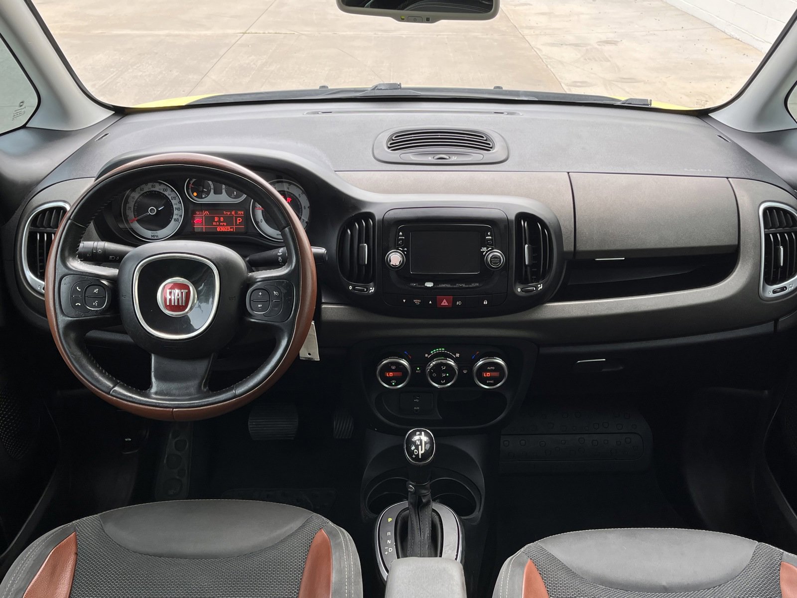 Used 2014 FIAT 500L Trekking image 14