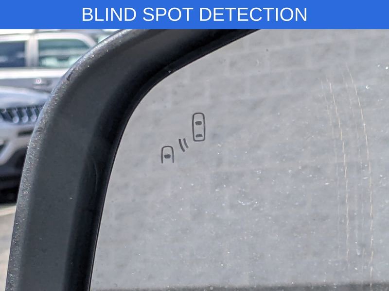 Used 2017 Chevrolet Trax LT w/ Driver Confidence Package image 13