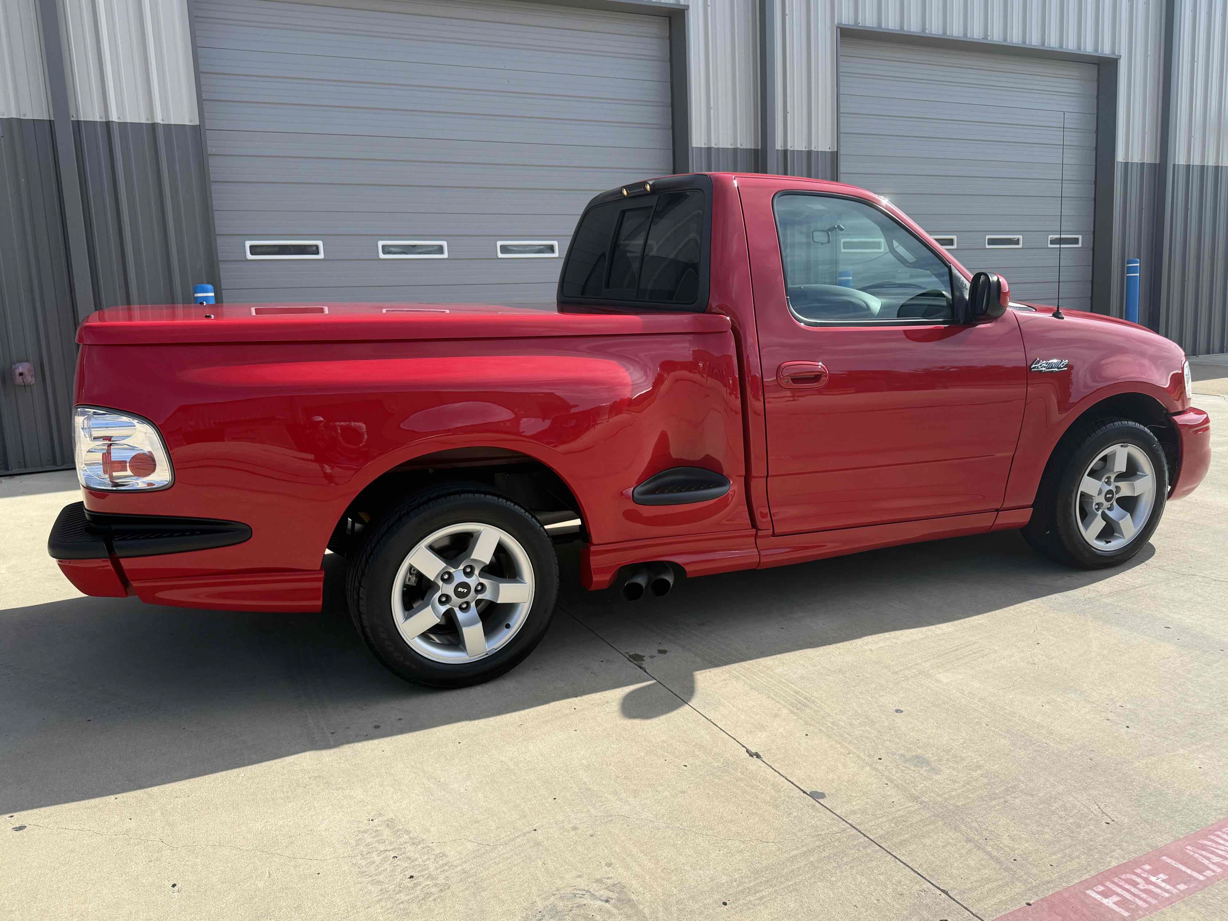 Used 2001 Ford F150 Lightning RWD image 32