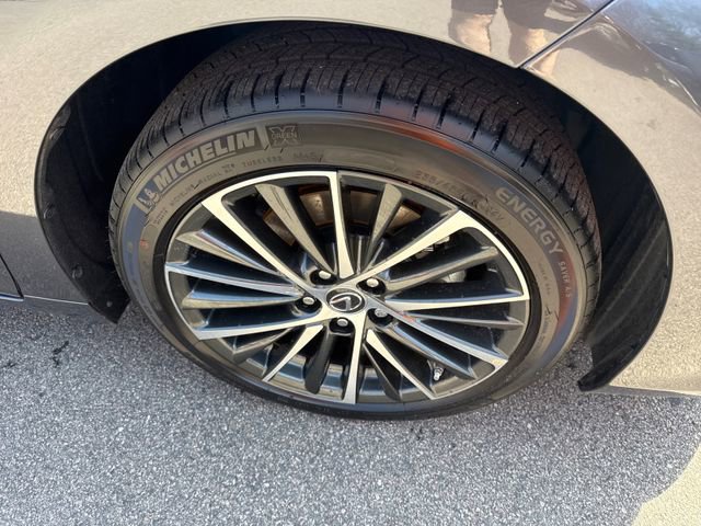 Used 2025 Lexus ES 350 w/ Premium Package image 12