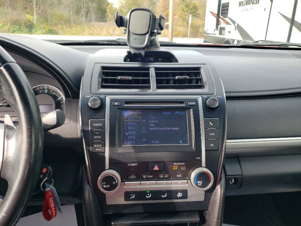Used 2013 Toyota Camry SE image 12