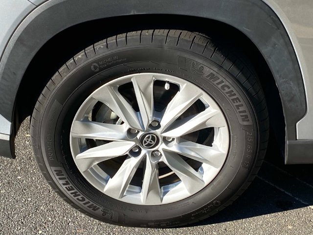 Used 2022 Toyota Corolla Cross LE FWD image 6