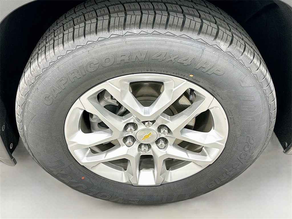 Used 2021 Chevrolet Traverse LT image 32