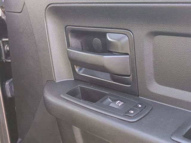 Used 2018 RAM 2500 Tradesman w/ Chrome Appearance Group image 33