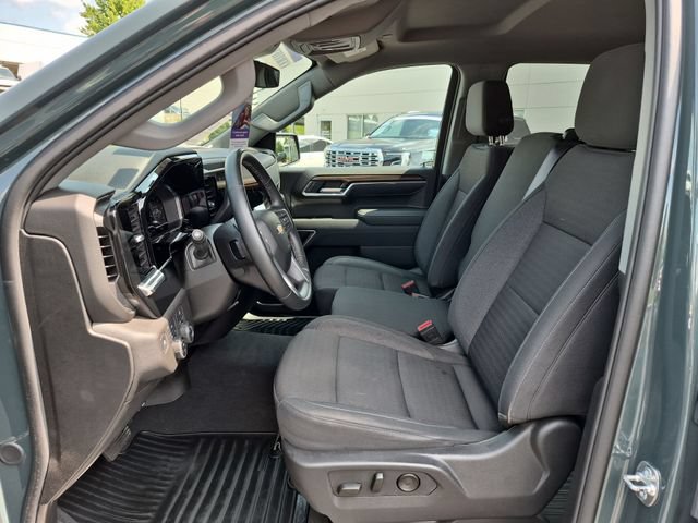 Used 2025 Chevrolet Silverado 1500 LT AWD/4WD image 21
