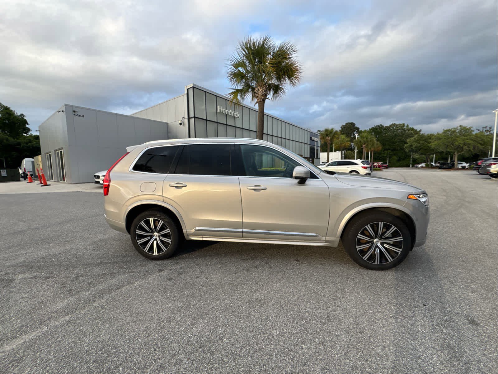 Certified 2025 Volvo XC90 B5 Core AWD/4WD image 27