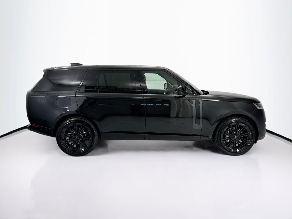 New 2027 Land Rover Range Rover Long Wheelbase SE AWD/4WD image 4