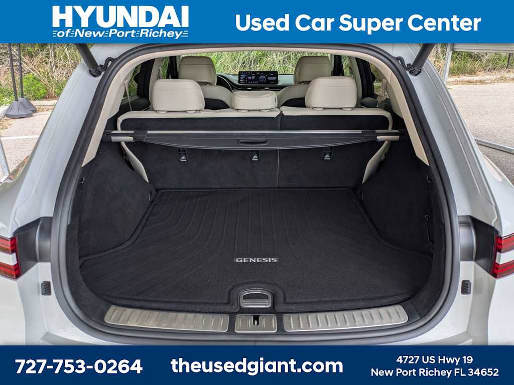 Used 2025 Genesis GV70 2.5T w/ Select Package AWD/4WD image 12