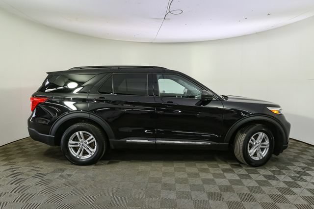 Used 2023 Ford Explorer XLT w/ Equipment Group 202A AWD/4WD image 14