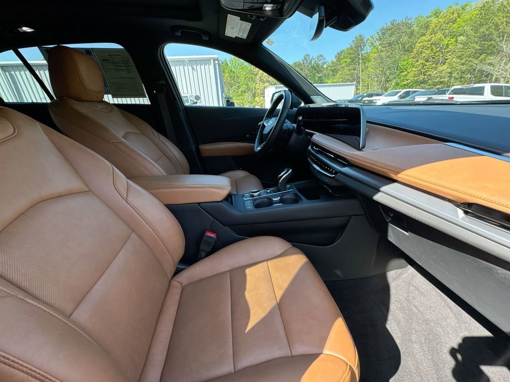 Used 2025 Cadillac XT4 Sport image 30