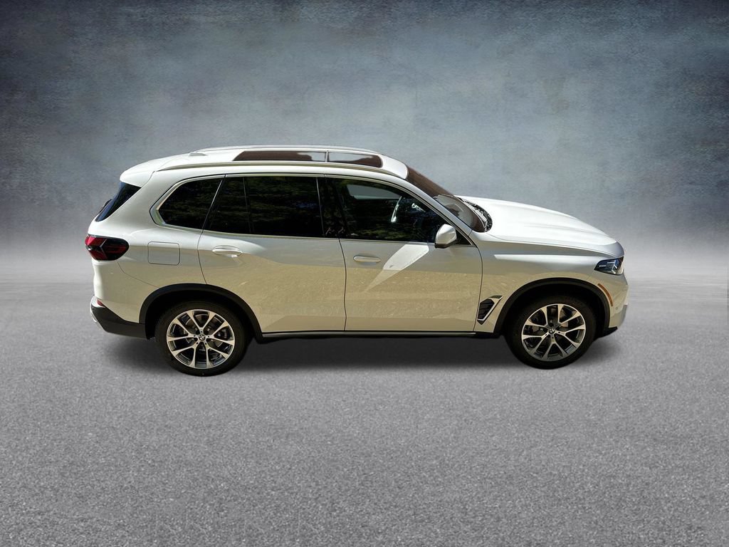 Used 2026 BMW X5 xDrive40i w/ Parking Assistance Package AWD/4WD image 10