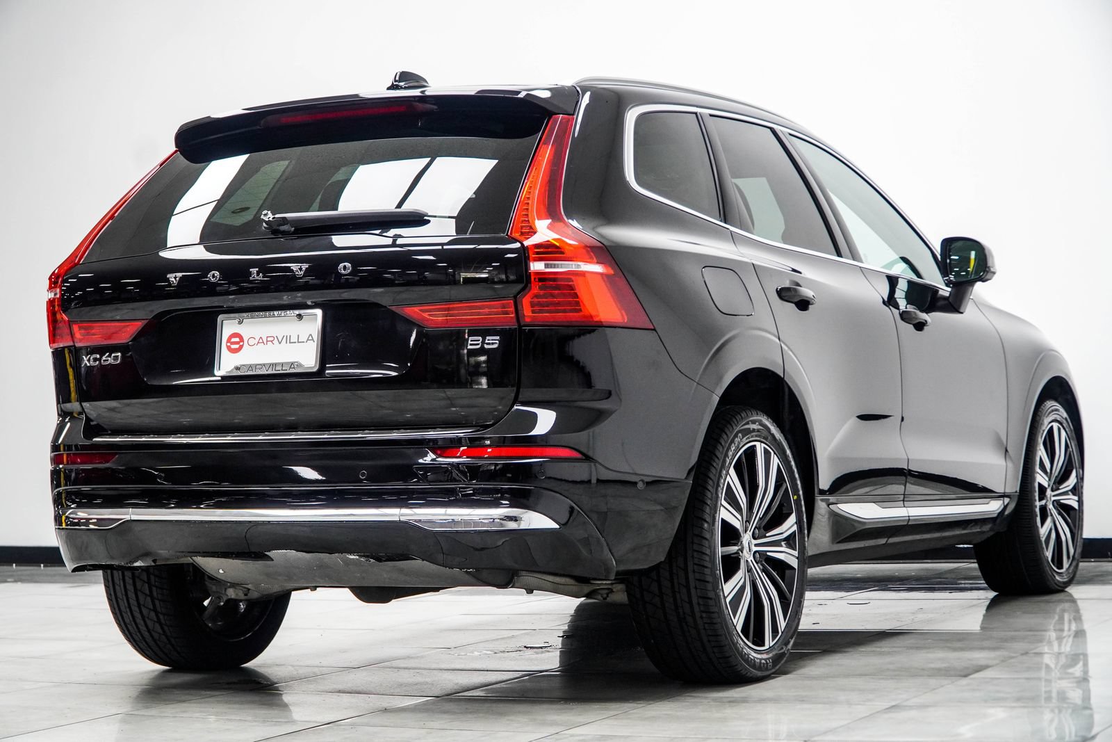 Used 2023 Volvo XC60 B5 Plus w/ Protection Package Premier FWD image 12
