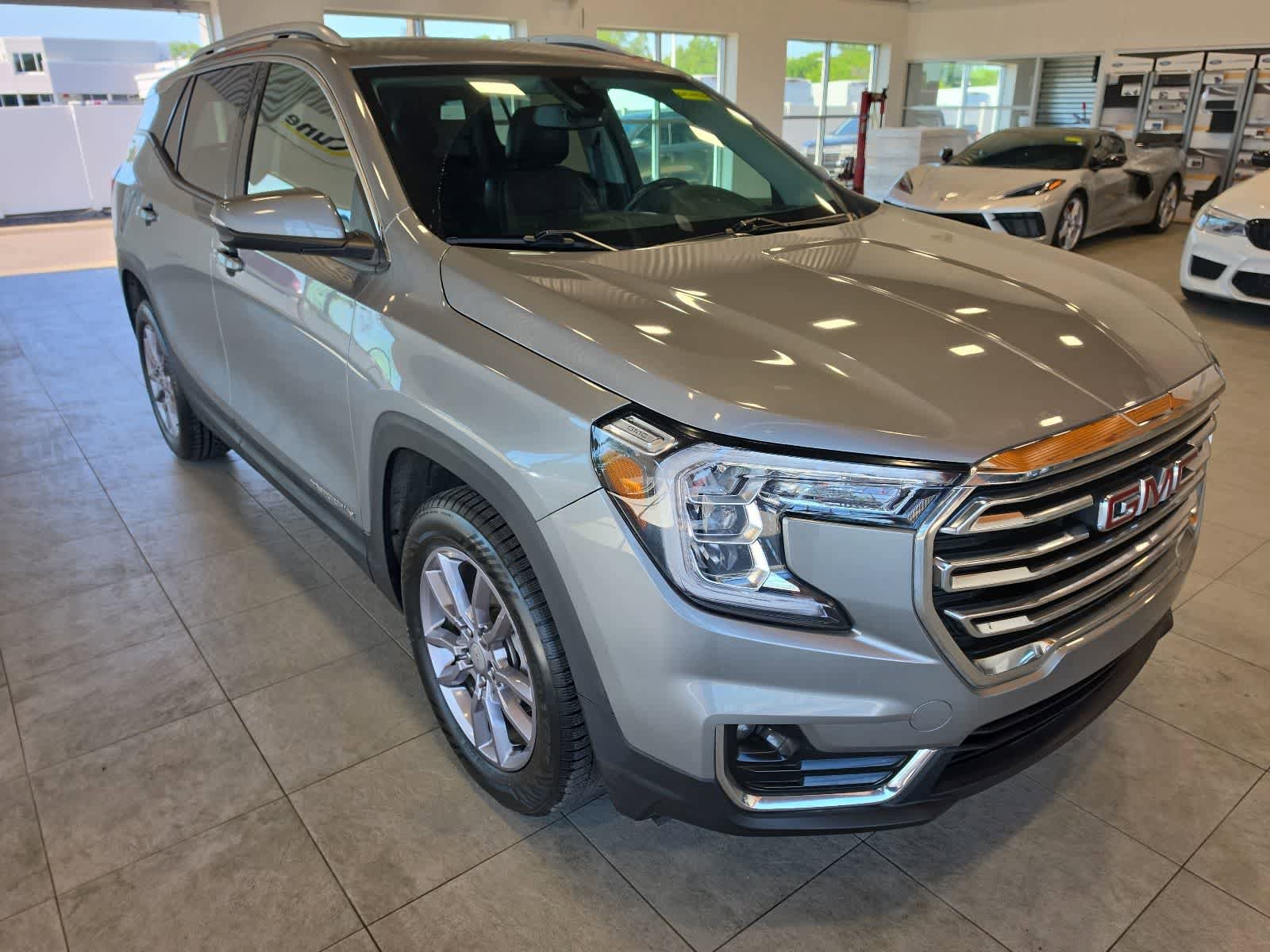 Used 2023 GMC Terrain SLT w/ Infotainment Package II AWD/4WD image 5